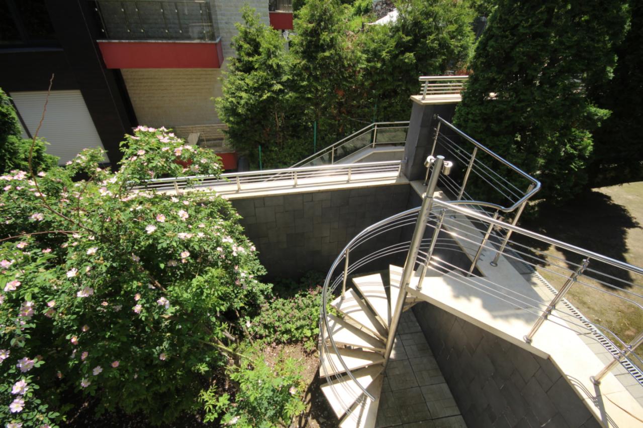 0-02-05-e61a11faf810eaec920f7f65b22e820bfaacebd819811cf7db716ad10bcee1e2_72f3183b2f184898