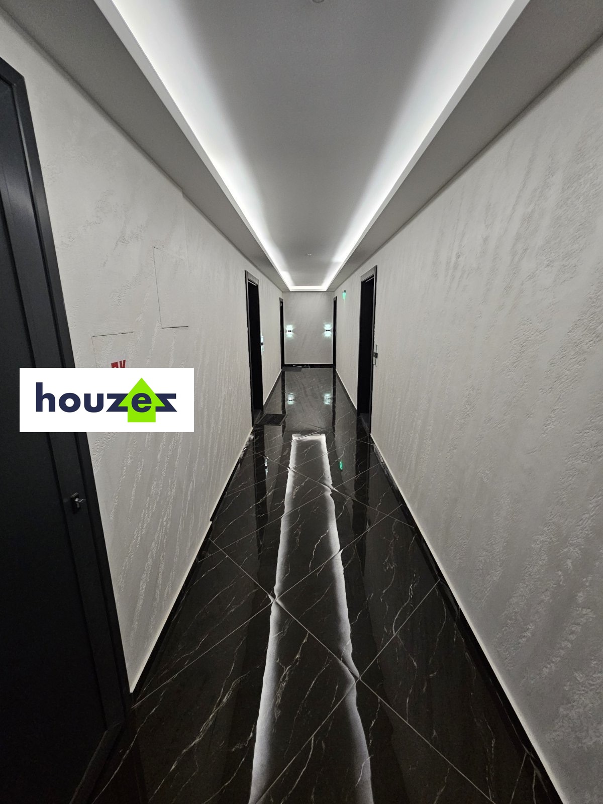 1b175924223438783_I3