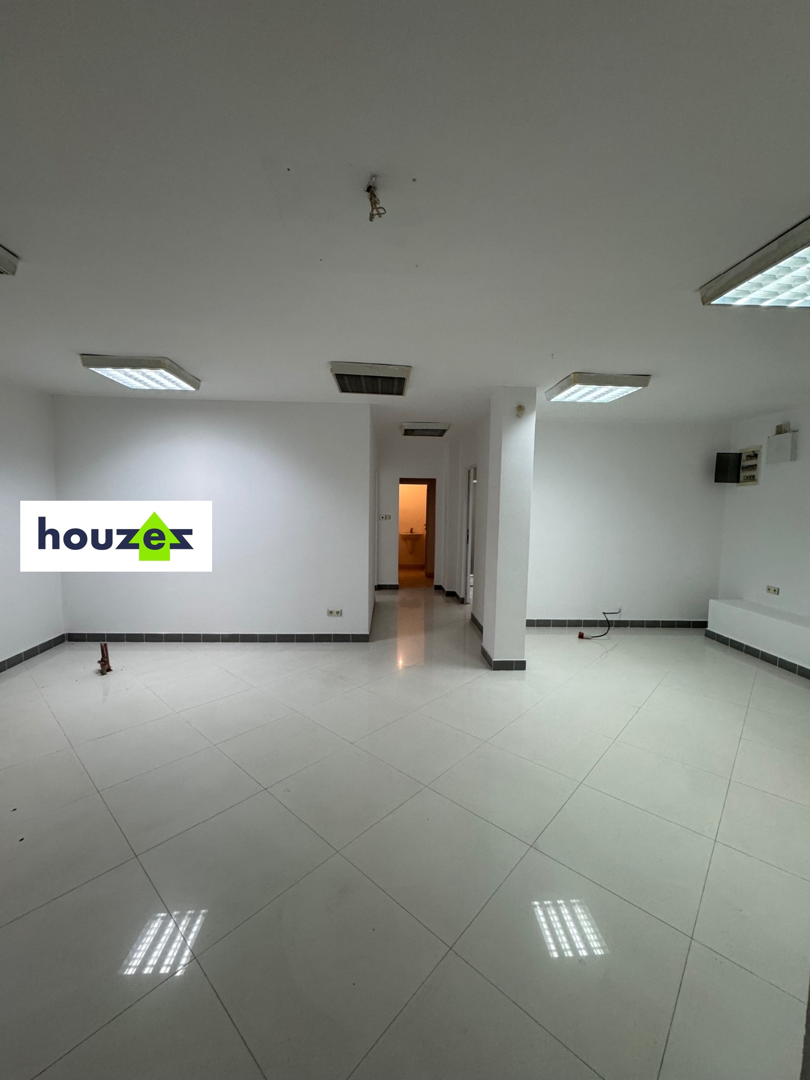 1l176128781600481_Dy