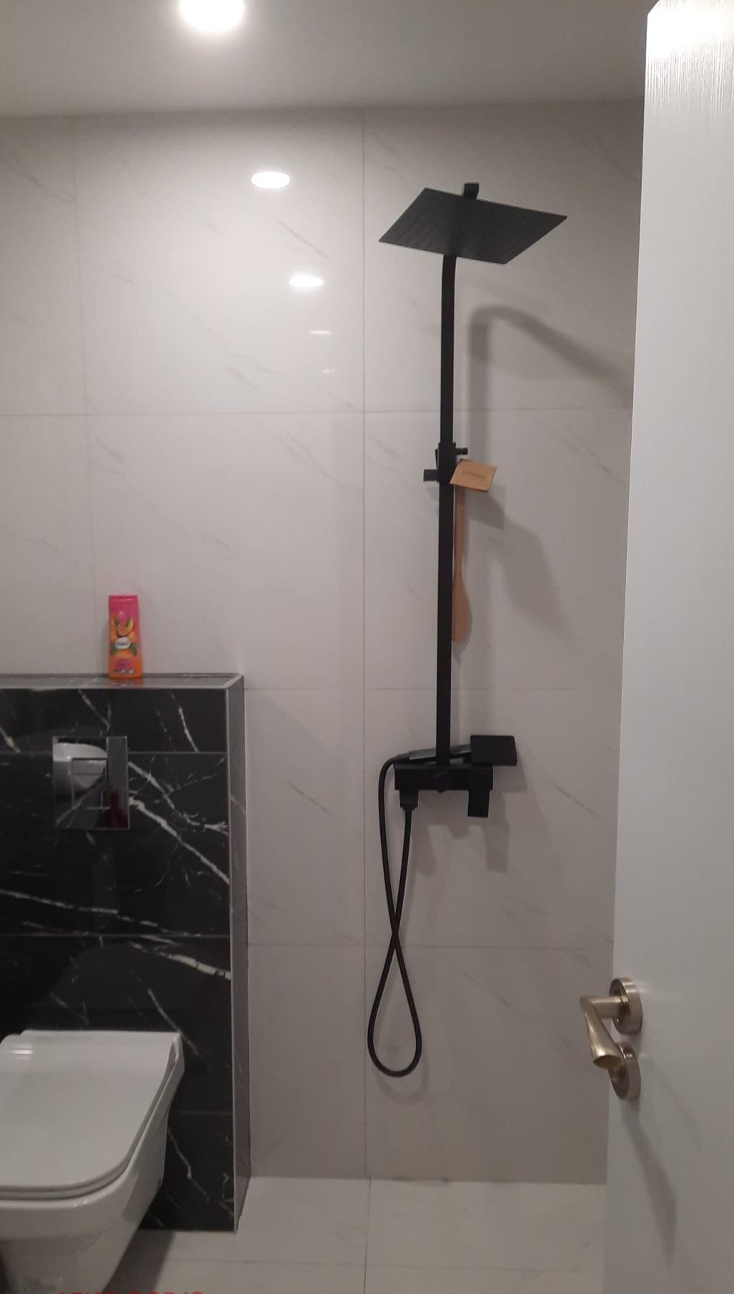 2c174894485095423_1C